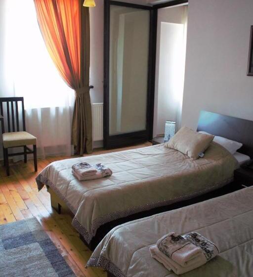 اتاق خانوادگی, Garni Hotel City