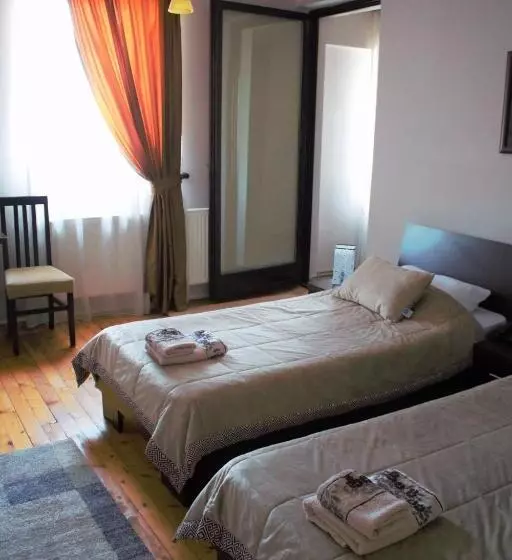 اتاق خانوادگی, Garni Hotel City