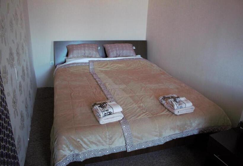 اتاق خانوادگی, Garni Hotel City