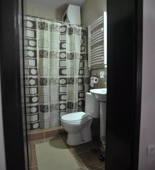 سوئیت کلاسیک, Garni Hotel City