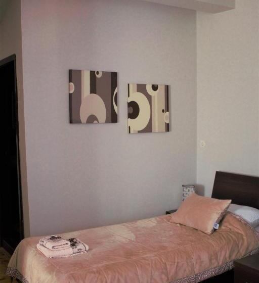 سوئیت کلاسیک, Garni Hotel City