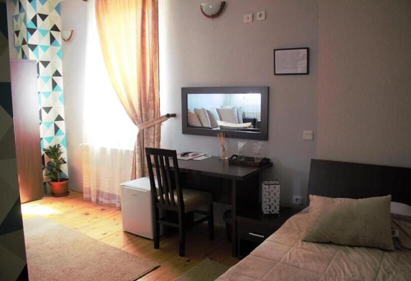 سوئیت کلاسیک, Garni Hotel City