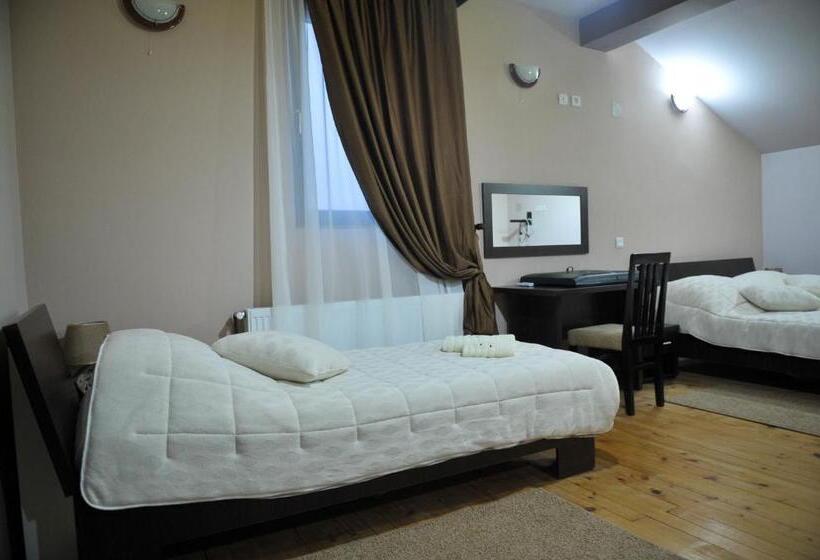 سوئیت کلاسیک, Garni Hotel City