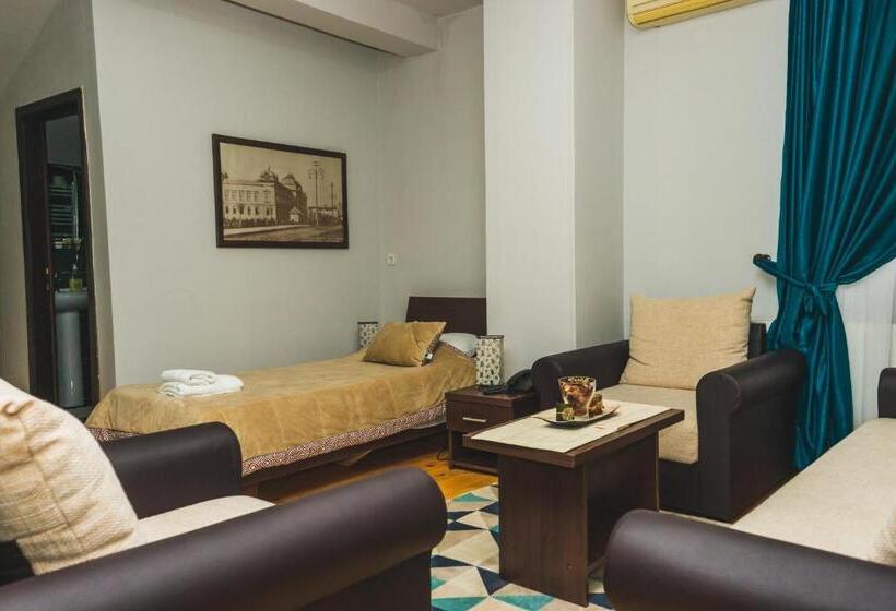 سوئیت کلاسیک, Garni Hotel City