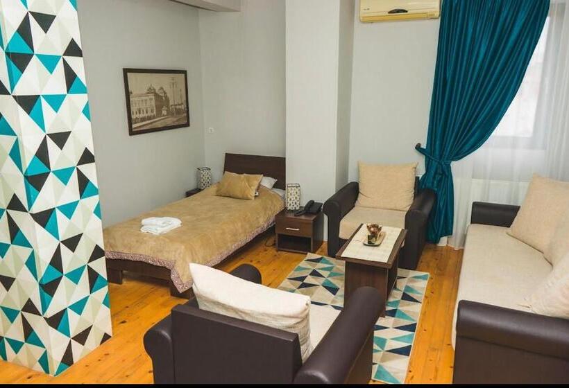 سوئیت کلاسیک, Garni Hotel City