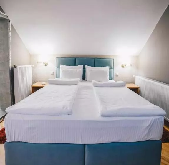Standard Triple Room with Terrace, Garni Hotel Radović