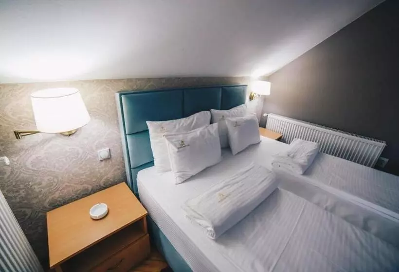 Standard Triple Room with Terrace, Garni Hotel Radović
