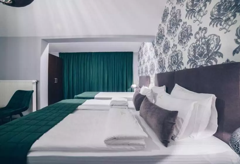 اتاق لوکس سه تخته, Garni Hotel Radović