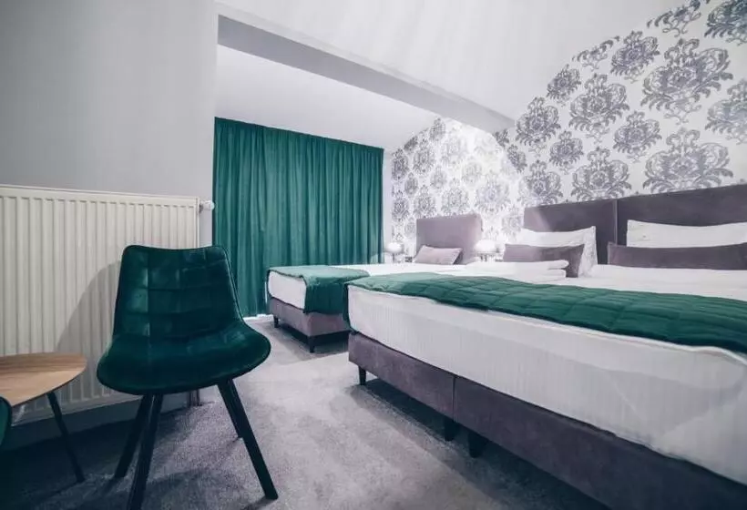 اتاق لوکس سه تخته, Garni Hotel Radović