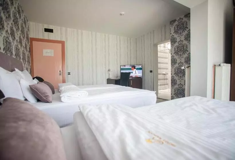 اتاق لوکس سه تخته, Garni Hotel Radović