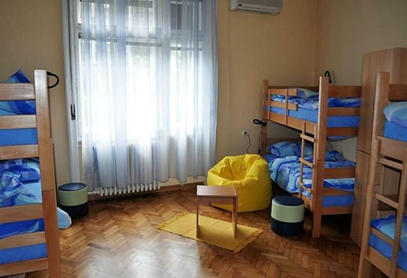 تختخواب در اتاق مشترک, Habitat Hostel