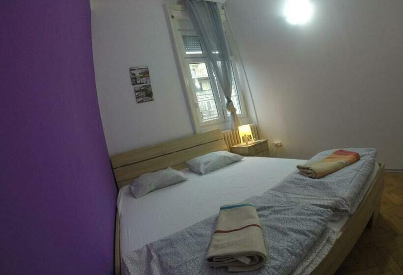 اتاق اکونومی, Habitat Hostel