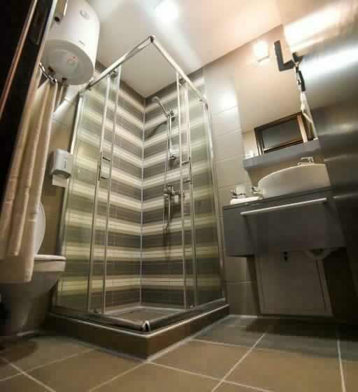 スタンダードトリプルルーム, Bavka