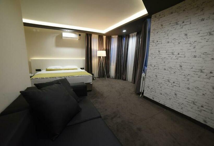 コンフォートルーム, Bavka