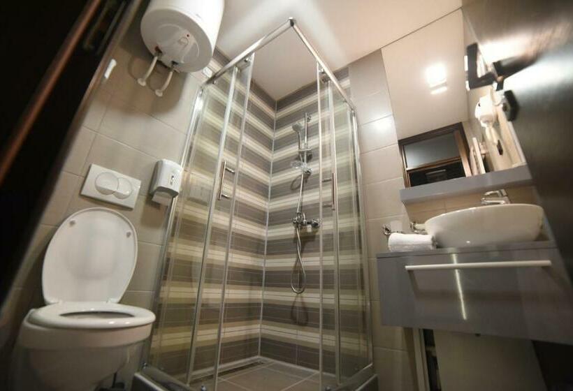 スタンダードトリプルルーム, Bavka