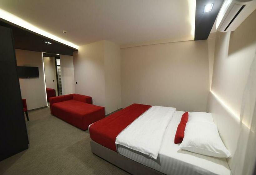 コンフォートルーム, Bavka