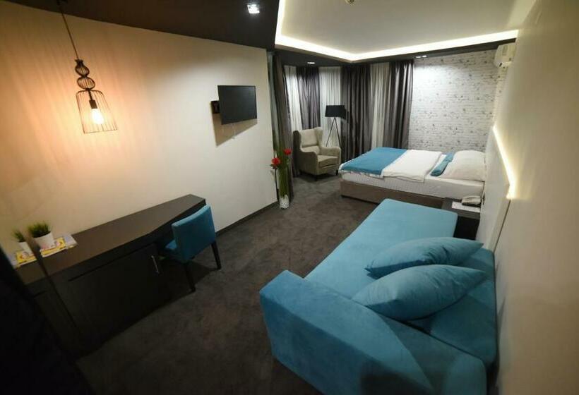 スタンダードトリプルルーム, Bavka