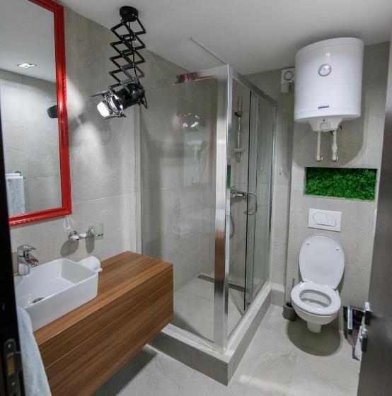 コンフォートルーム, Bavka