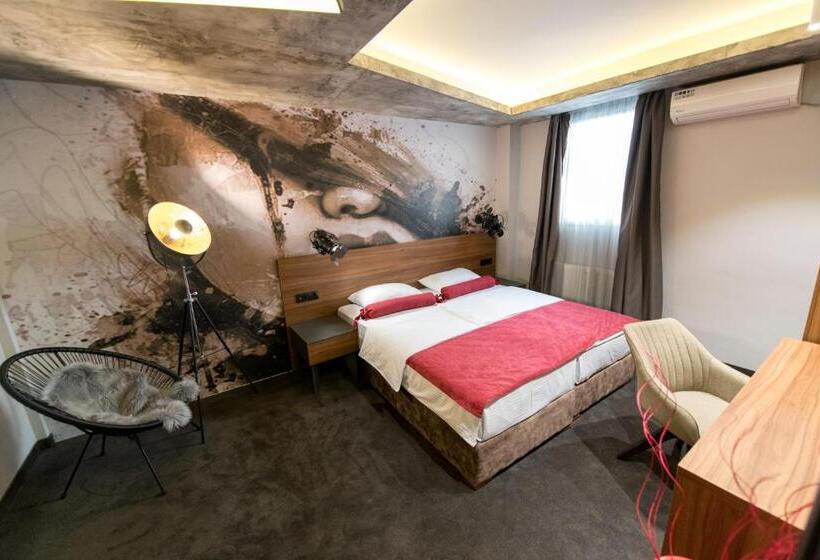 コンフォートルーム, Bavka