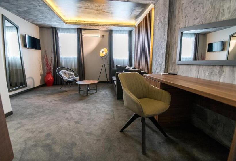 ファミリールーム, Bavka