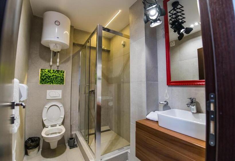 ファミリールーム, Bavka