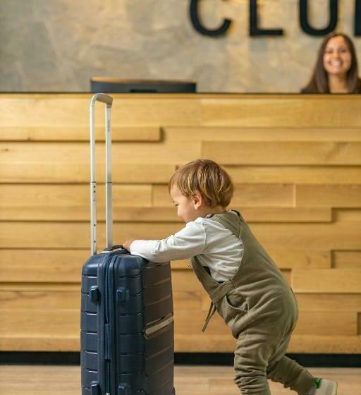 اتاق خانوادگی, Club A Kopaonik