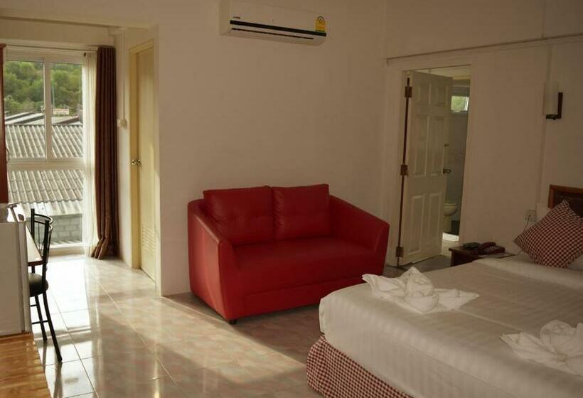 Habitació Familiar Comunicada, De Ratt