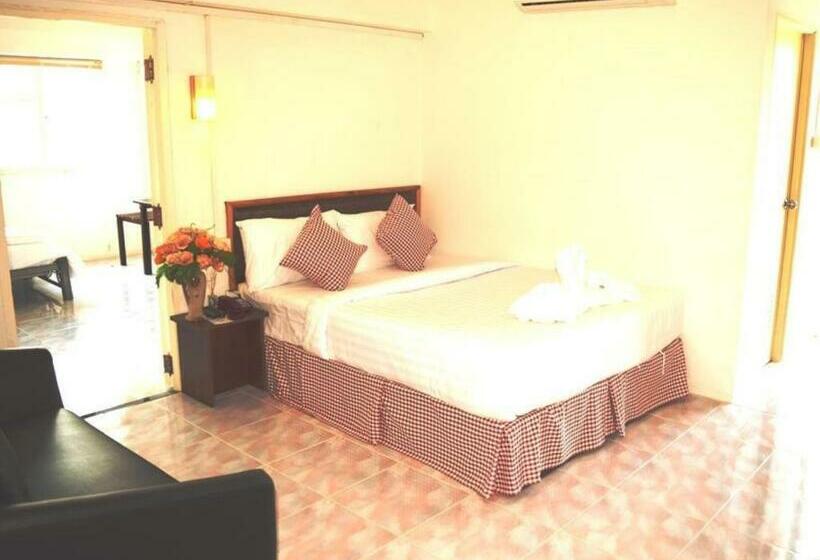 Habitació Familiar Comunicada, De Ratt