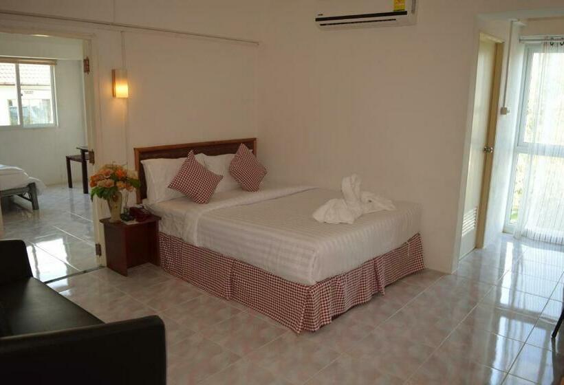 Habitació Familiar Comunicada, De Ratt