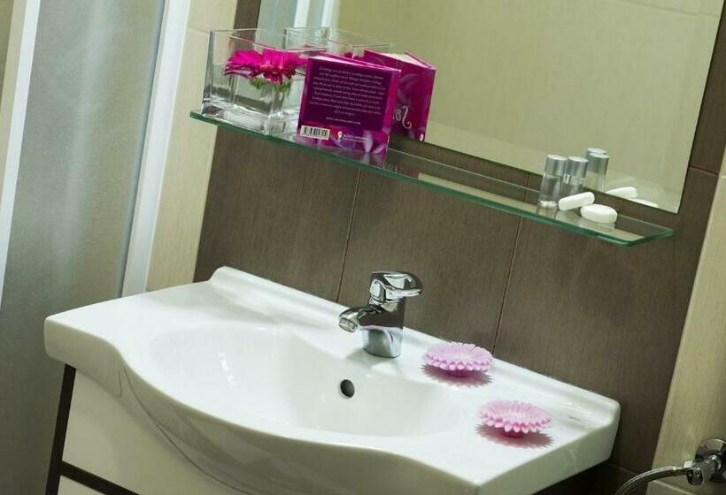 اتاق کلاسیک سه تخته, Garni Hotel Central Lux