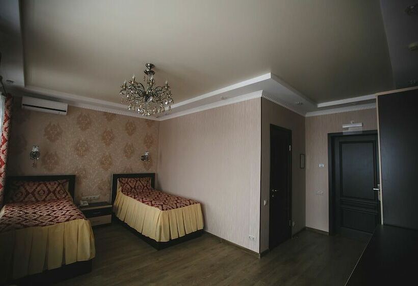 스탠다드 룸, Kavkazskaya Plennitsa