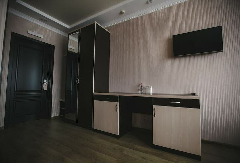 스탠다드 룸, Kavkazskaya Plennitsa