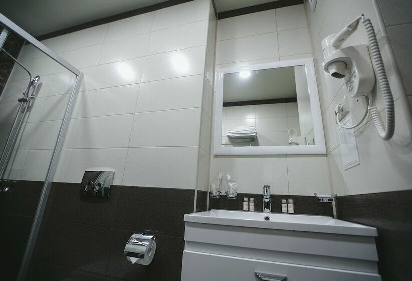 스탠다드 룸, Kavkazskaya Plennitsa