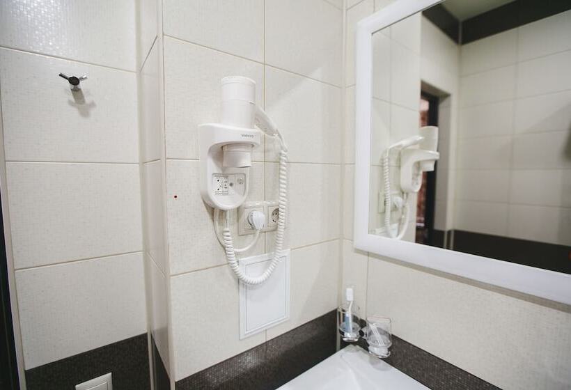 스탠다드 룸, Kavkazskaya Plennitsa