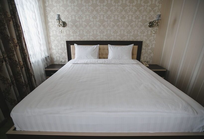 스탠다드 룸, Kavkazskaya Plennitsa