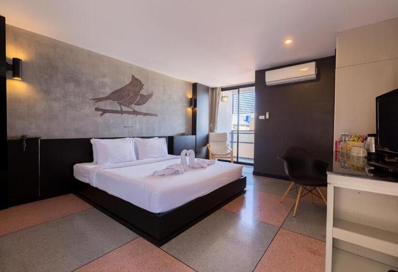 Номер Deluxe, Pentahug