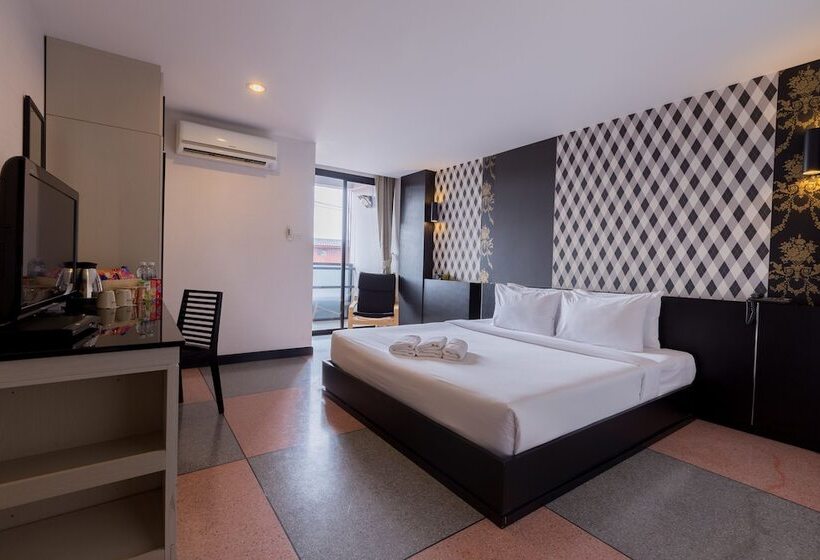 Номер Deluxe, Pentahug