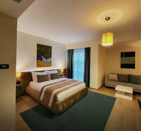 اتاق لوکس, Sirius