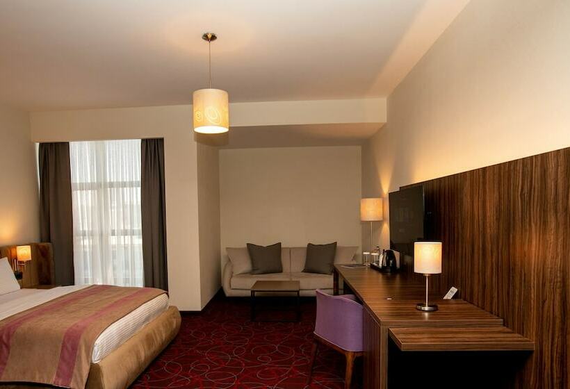 اتاق لوکس, Sirius