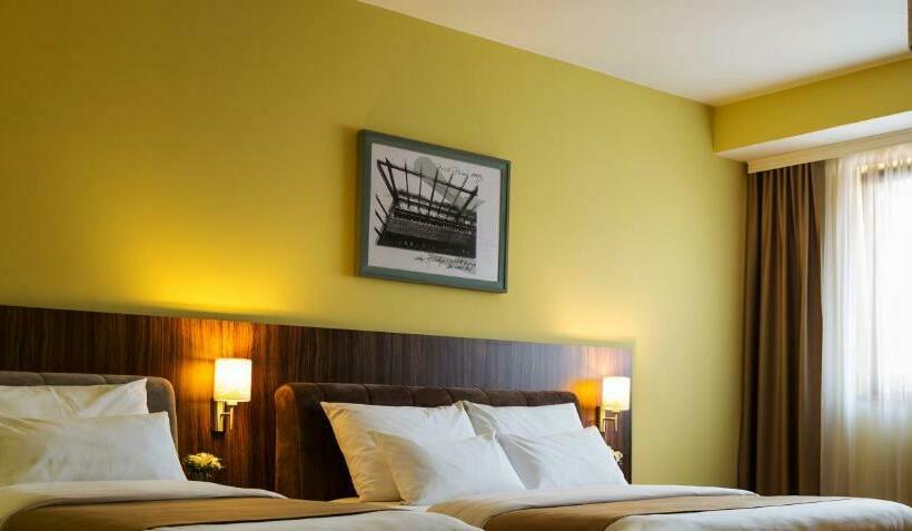 اتاق استاندارد سه نفره, Sirius