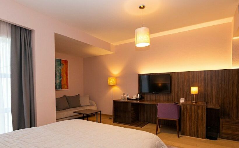 اتاق لوکس یک تخته, Sirius