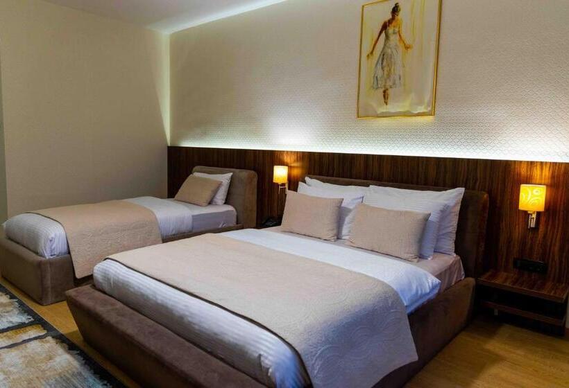 اتاق استاندارد سه نفره, Sirius