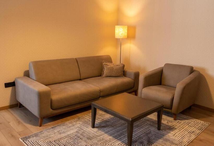 سوییت جونیور, Sirius