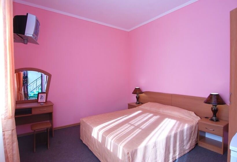 标准间, Villa Deja Vu