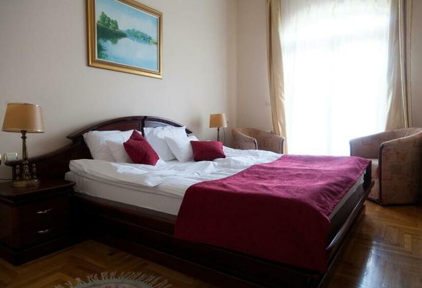 اتاق استاندارد, Villa Majur