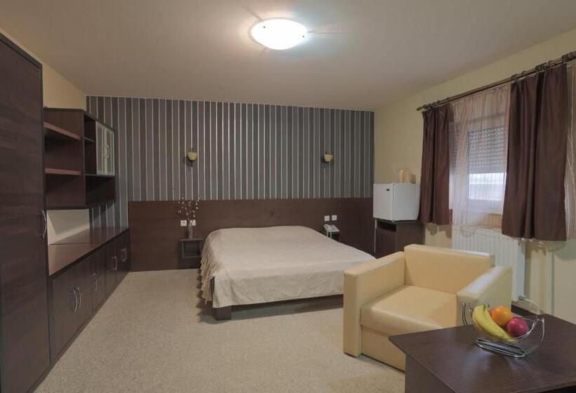 سوییت, Motel Knez