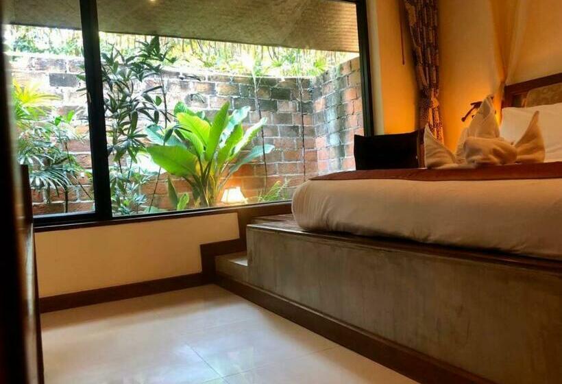 اتاق استاندارد با چشمانداز باغ, Ploy Resort