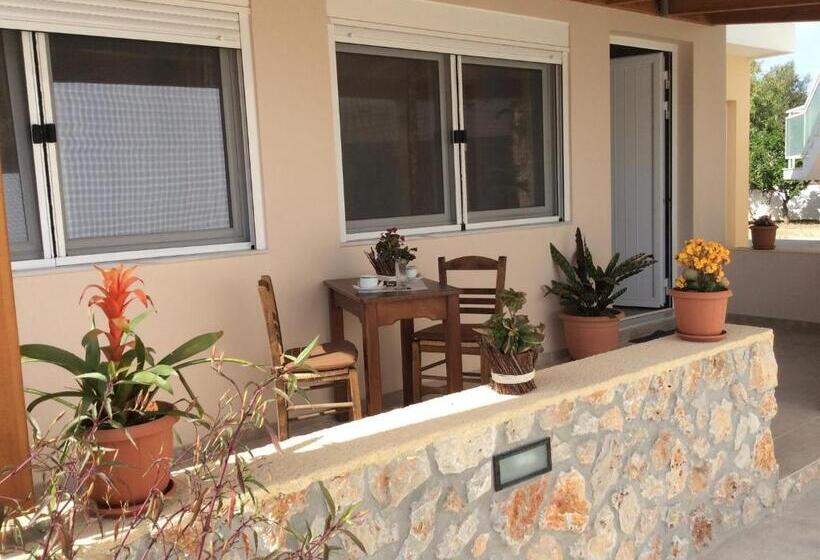 آپارتمان 2 خوابه با چشمانداز دریا, Albatross Studios