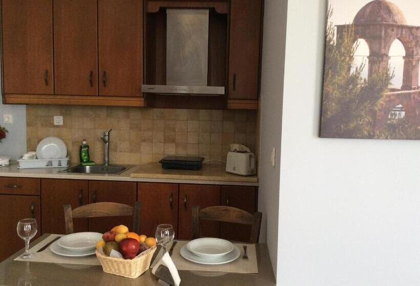 سوئیت کلاسیک, Albatross Studios