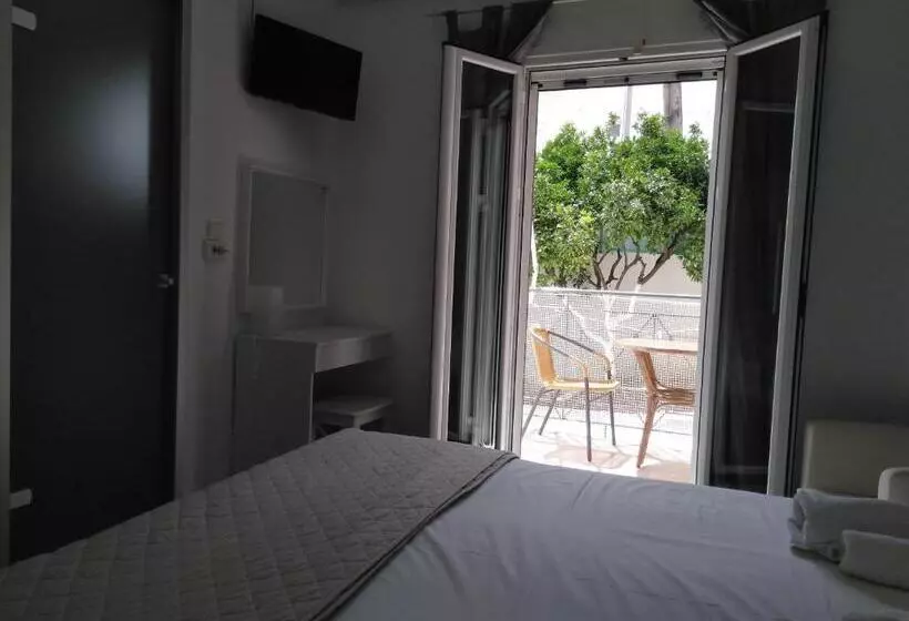 Studio Standard Vue Jardin, Studios Spiros Parga